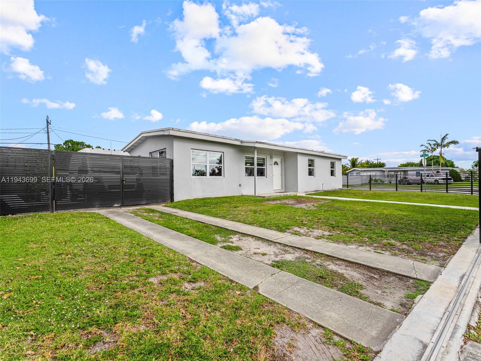11401 SW 56th St Miami, FL 33165