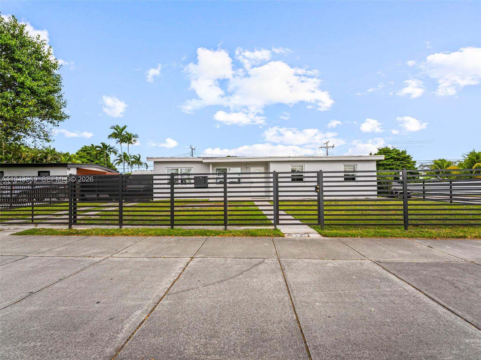 11401 SW 56th St Miami, FL 33165