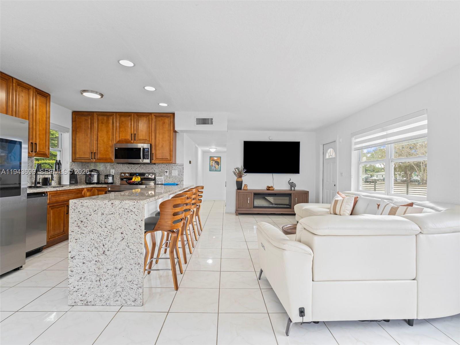 11401 SW 56th St Miami, FL 33165