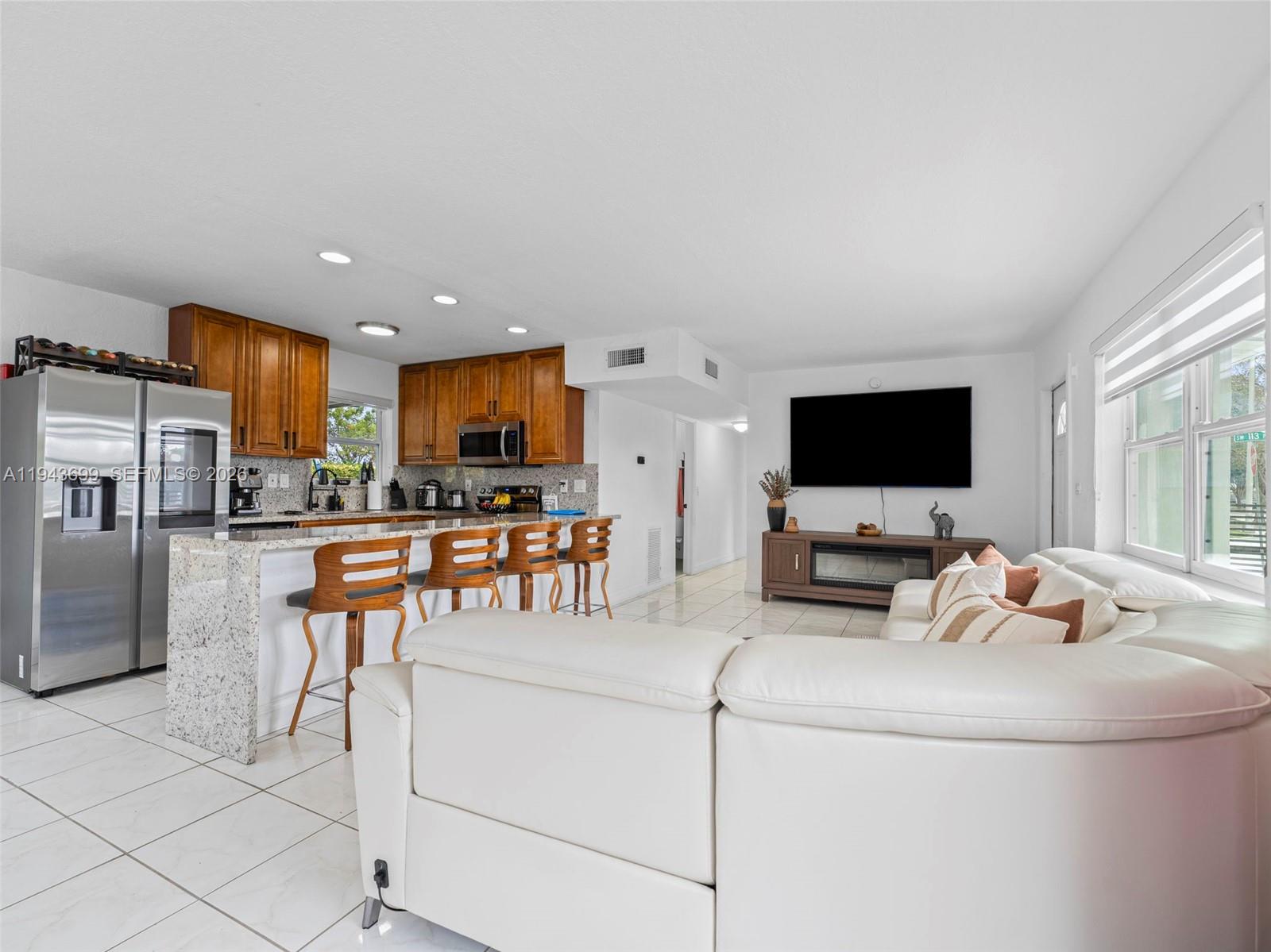 11401 SW 56th St Miami, FL 33165