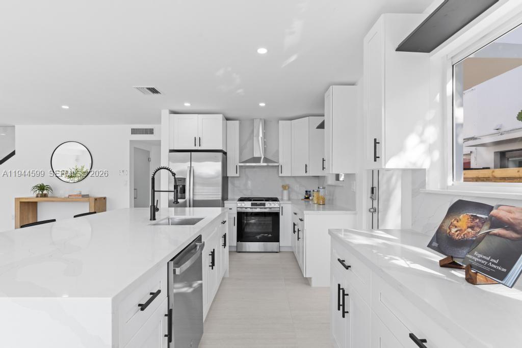 7286 Gary Ave Miami Beach, FL 33141