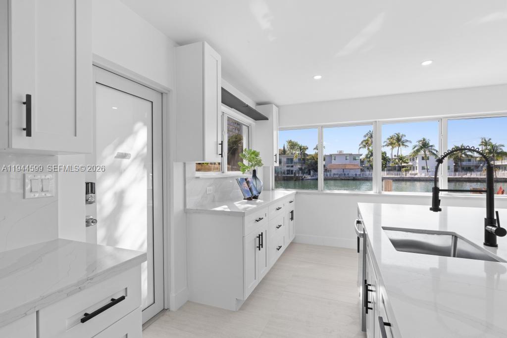 7286 Gary Ave Miami Beach, FL 33141