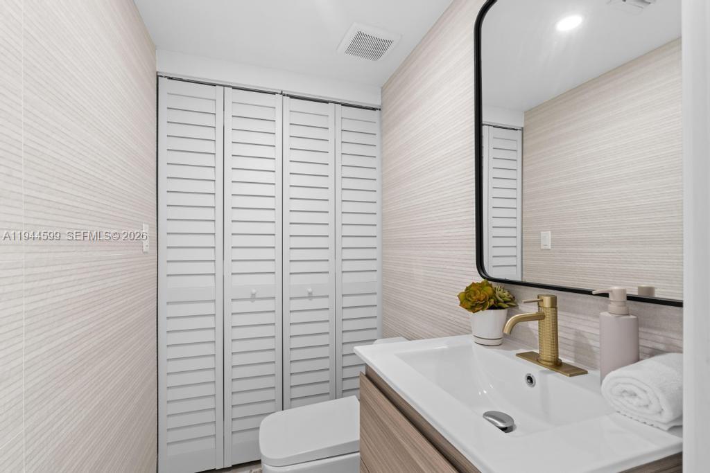 7286 Gary Ave Miami Beach, FL 33141