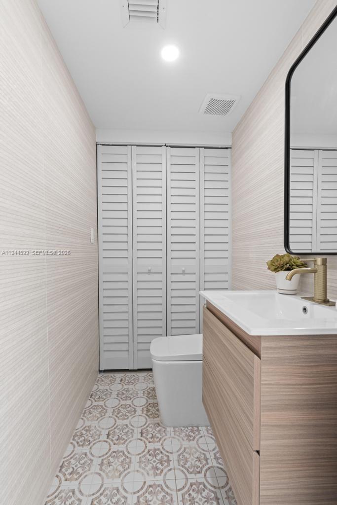 7286 Gary Ave Miami Beach, FL 33141