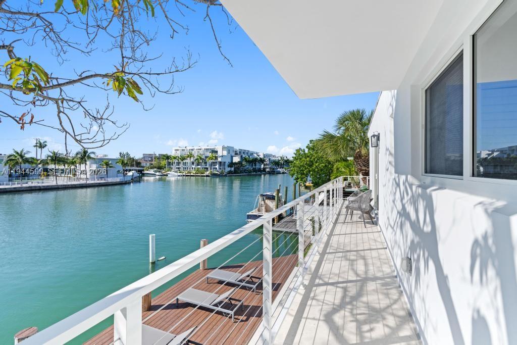 7286 Gary Ave Miami Beach, FL 33141