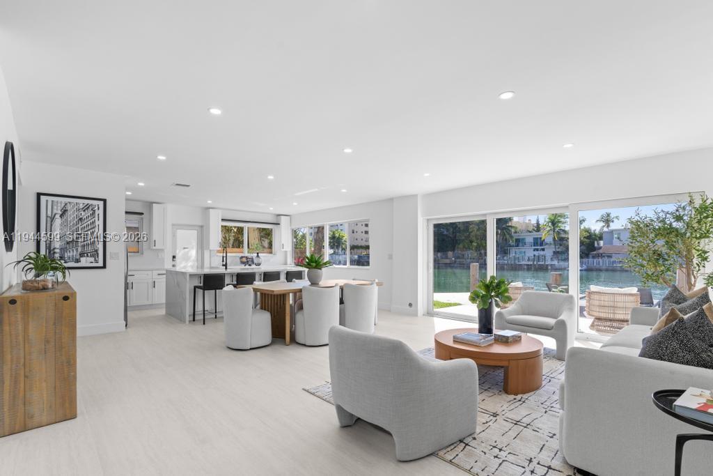 7286 Gary Ave Miami Beach, FL 33141