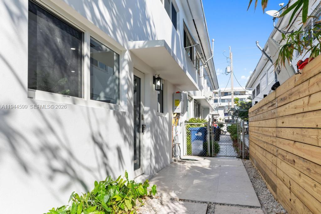 7286 Gary Ave Miami Beach, FL 33141