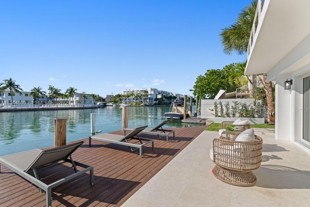 7286 Gary Ave Miami Beach, FL 33141