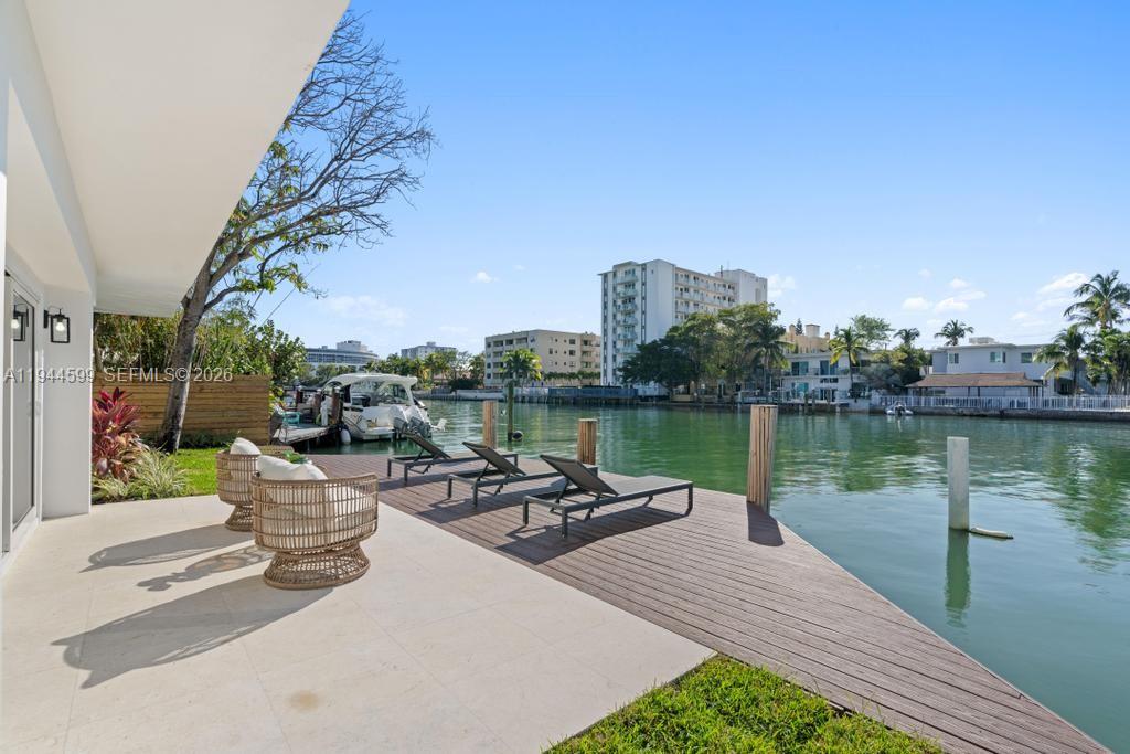 7286 Gary Ave Miami Beach, FL 33141