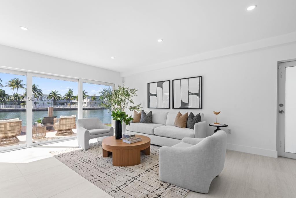 7286 Gary Ave Miami Beach, FL 33141