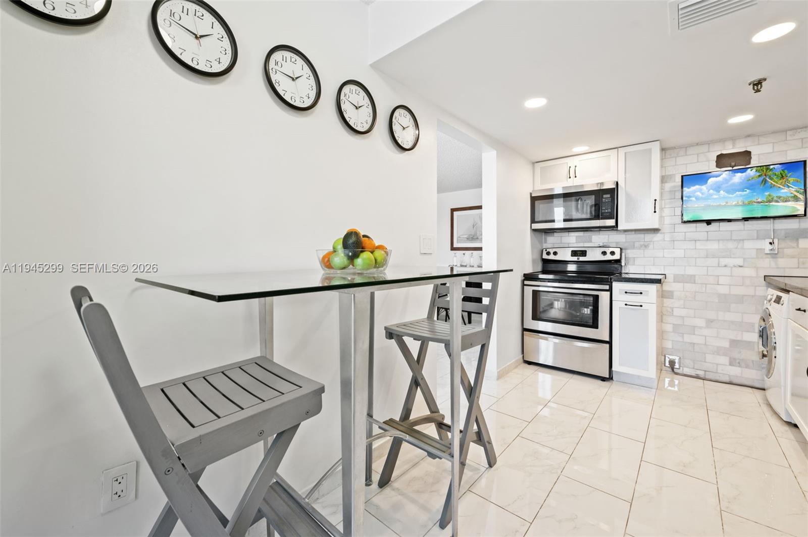 17890 W Dixie #603 North Miami Beach, FL 33160