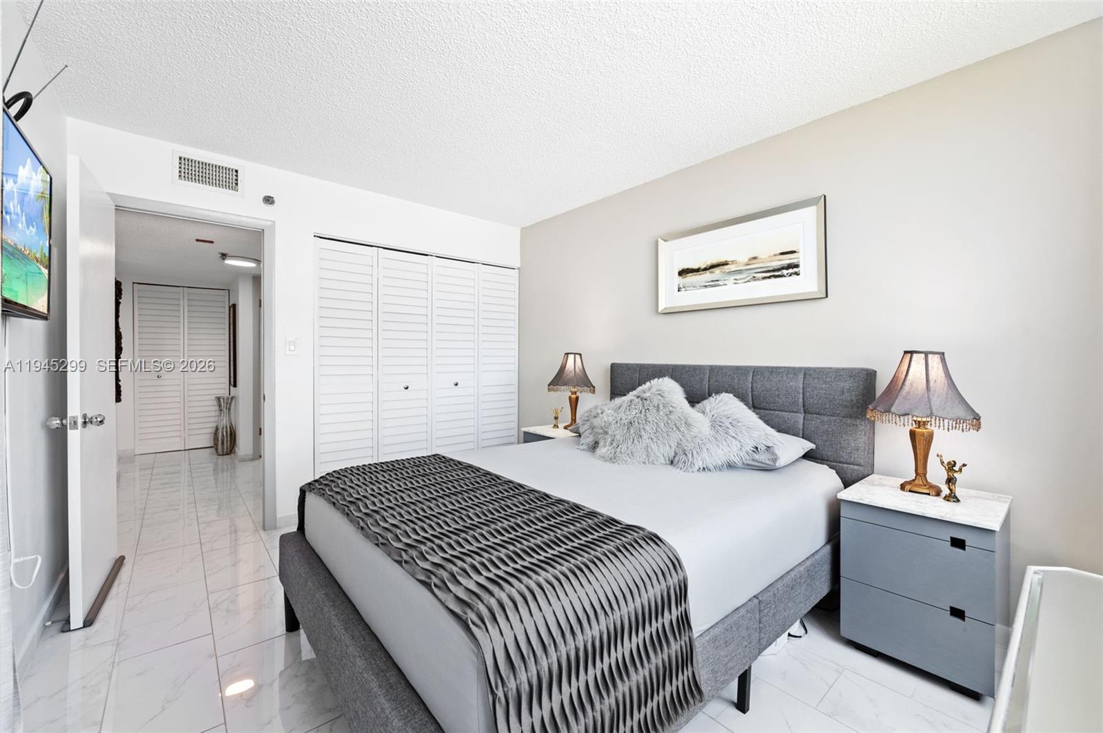 17890 W Dixie #603 North Miami Beach, FL 33160