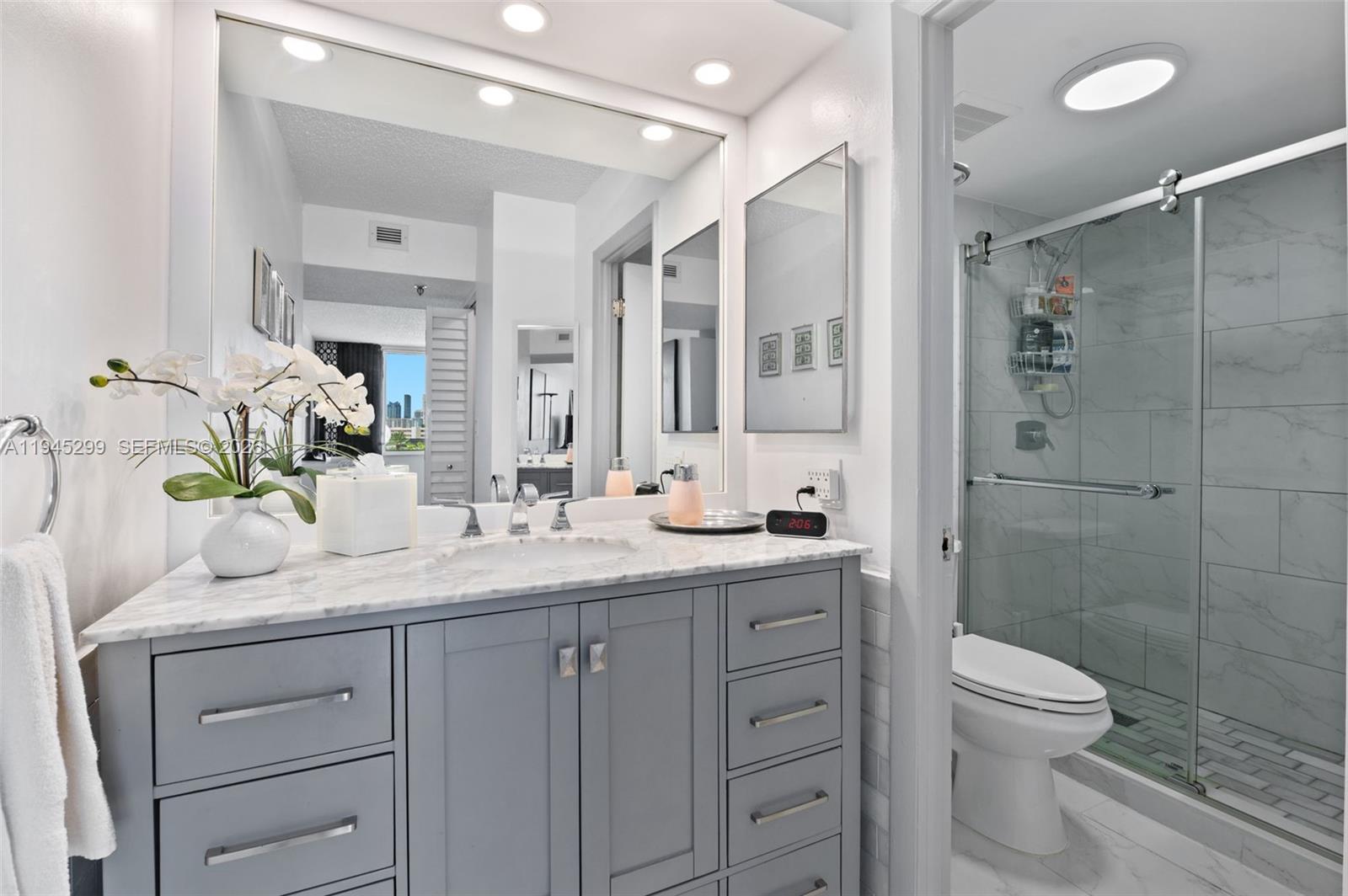 17890 W Dixie #603 North Miami Beach, FL 33160