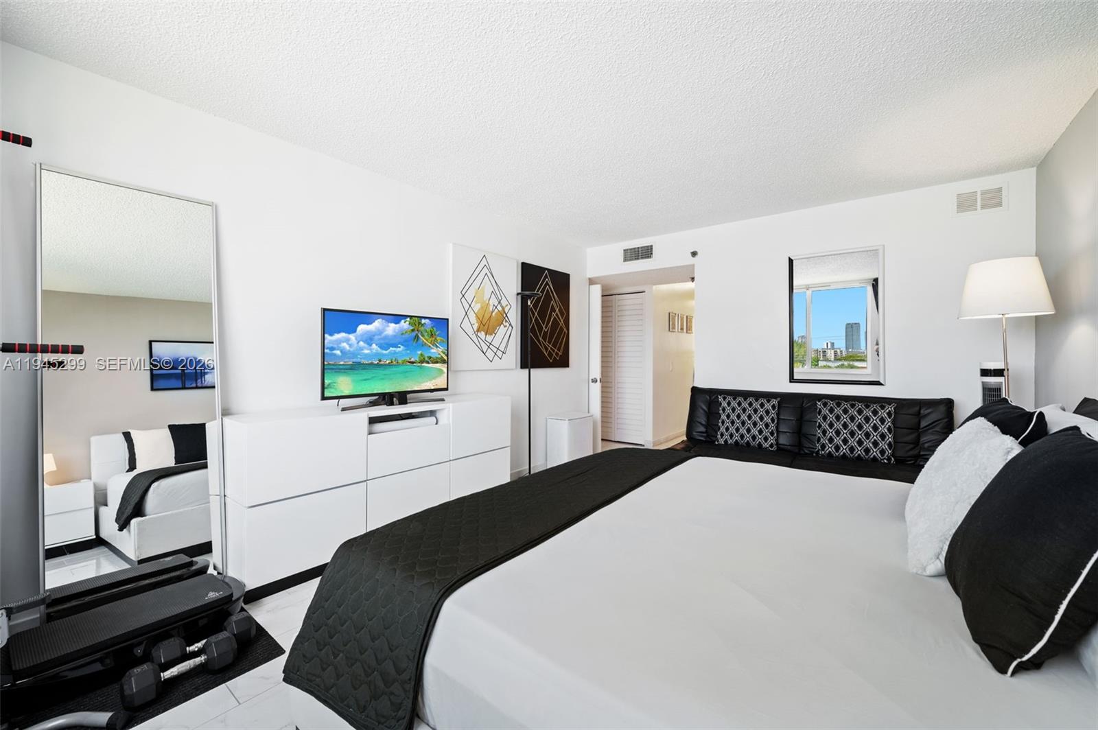 17890 W Dixie #603 North Miami Beach, FL 33160