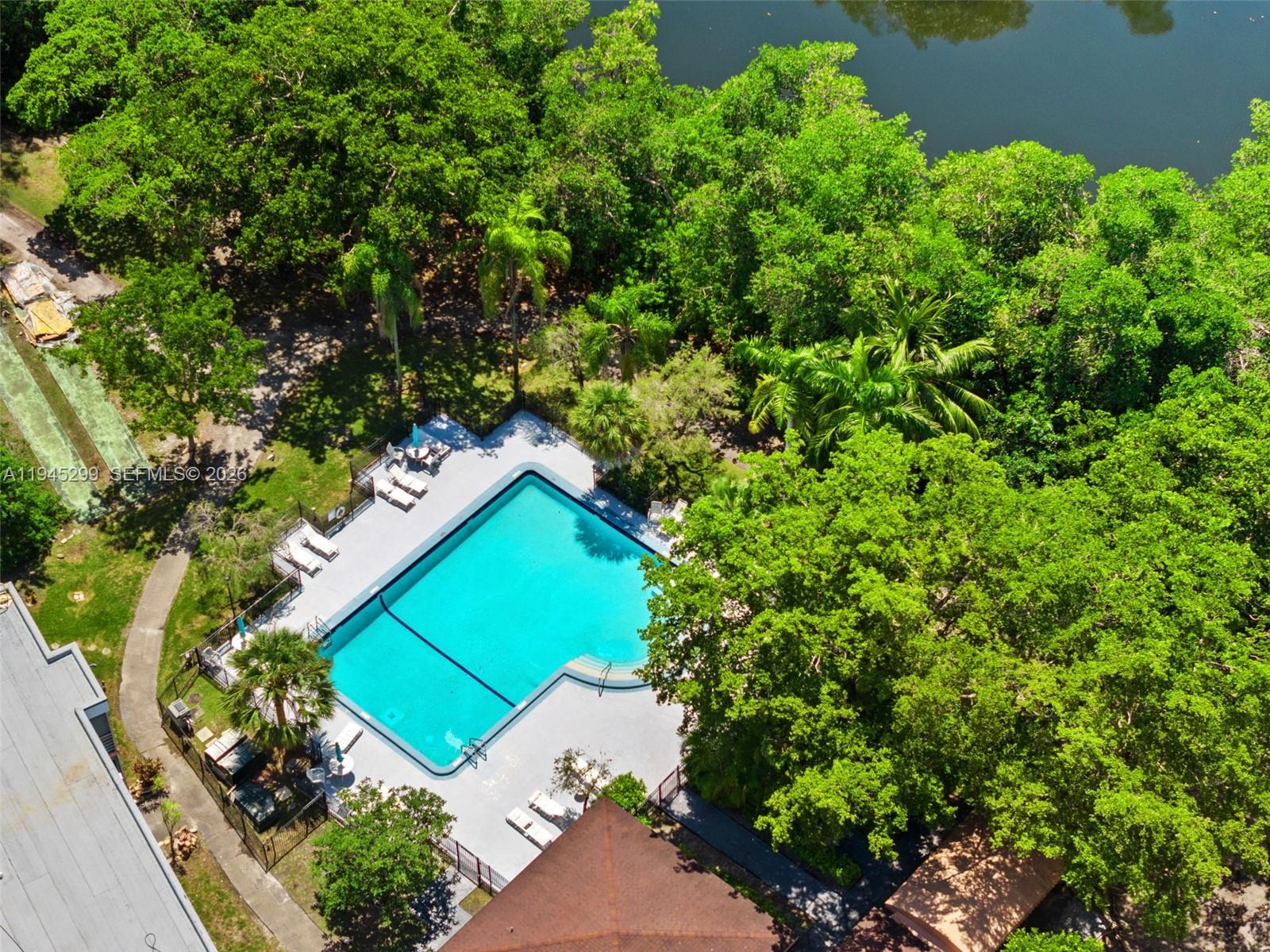 17890 W Dixie #603 North Miami Beach, FL 33160