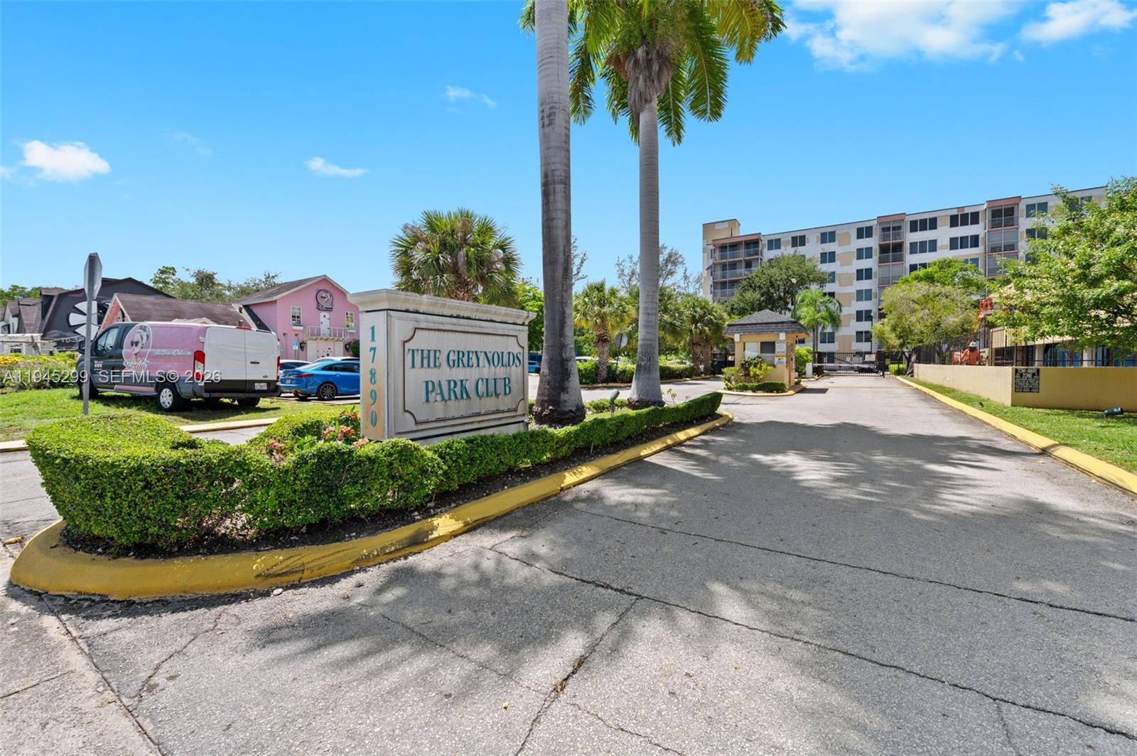 17890 W Dixie #603 North Miami Beach, FL 33160