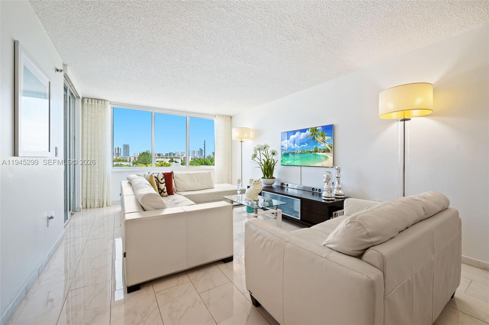 17890 W Dixie #603 North Miami Beach, FL 33160