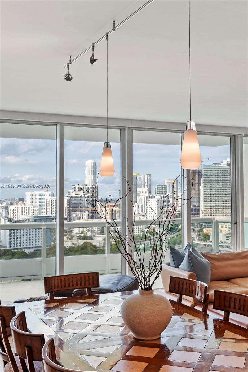1643 Brickell Ave #2506 Miami, FL 33129