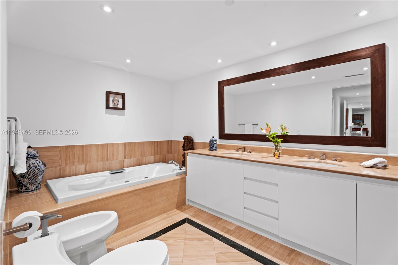 1643 Brickell Ave #2506 Miami, FL 33129