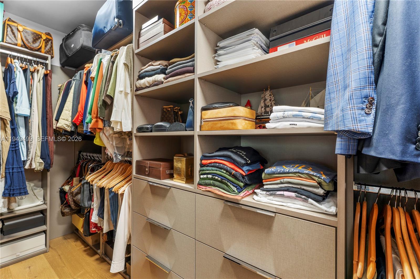 1643 Brickell Ave #2506 Miami, FL 33129