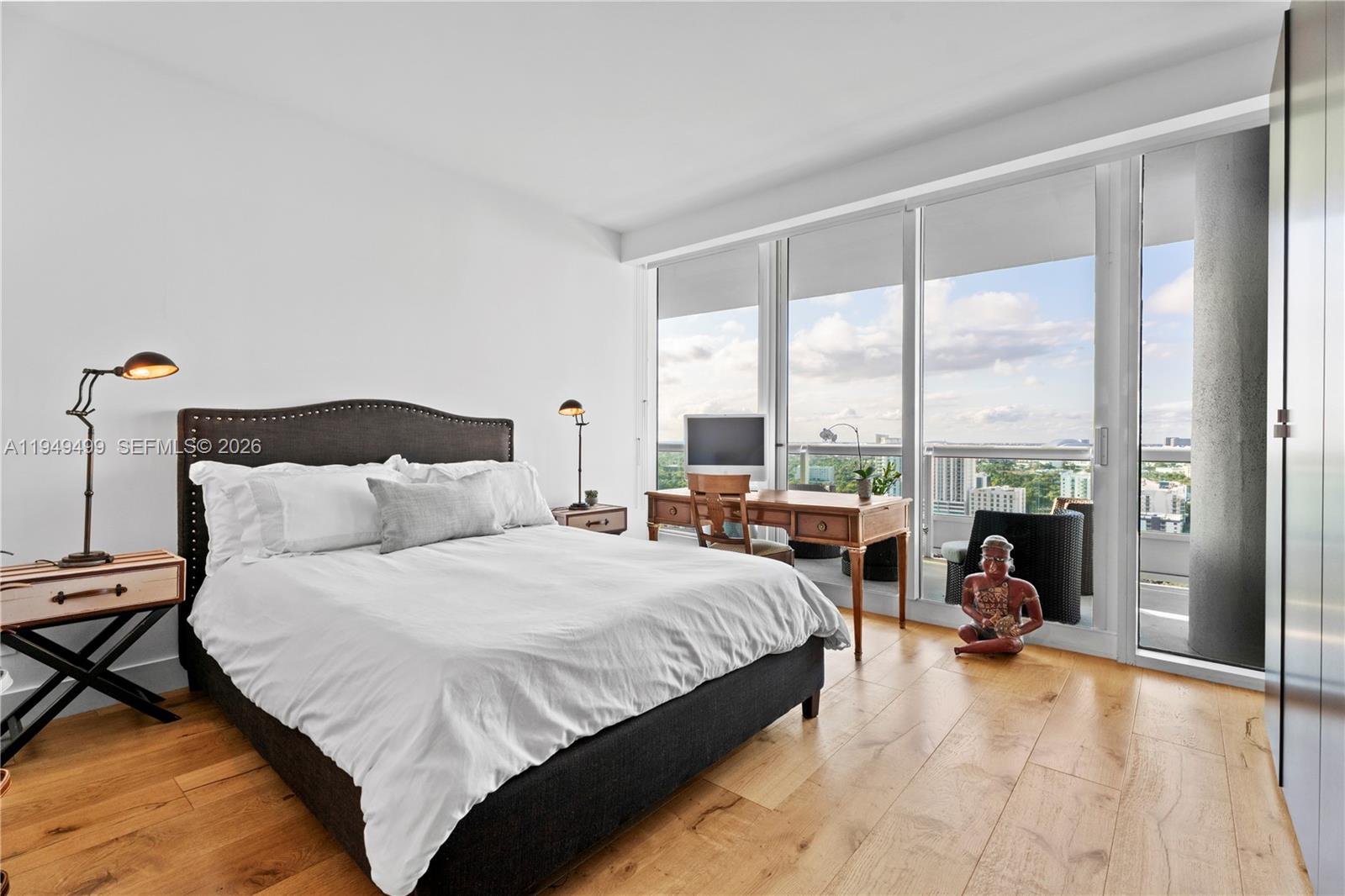 1643 Brickell Ave #2506 Miami, FL 33129