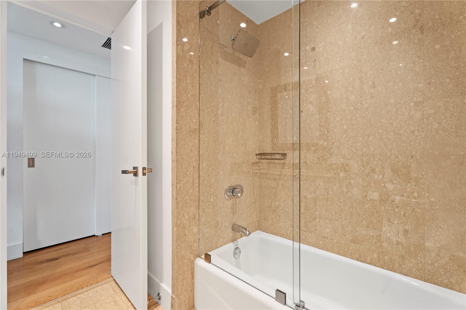 1643 Brickell Ave #2506 Miami, FL 33129