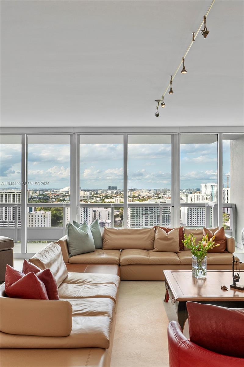 1643 Brickell Ave #2506 Miami, FL 33129