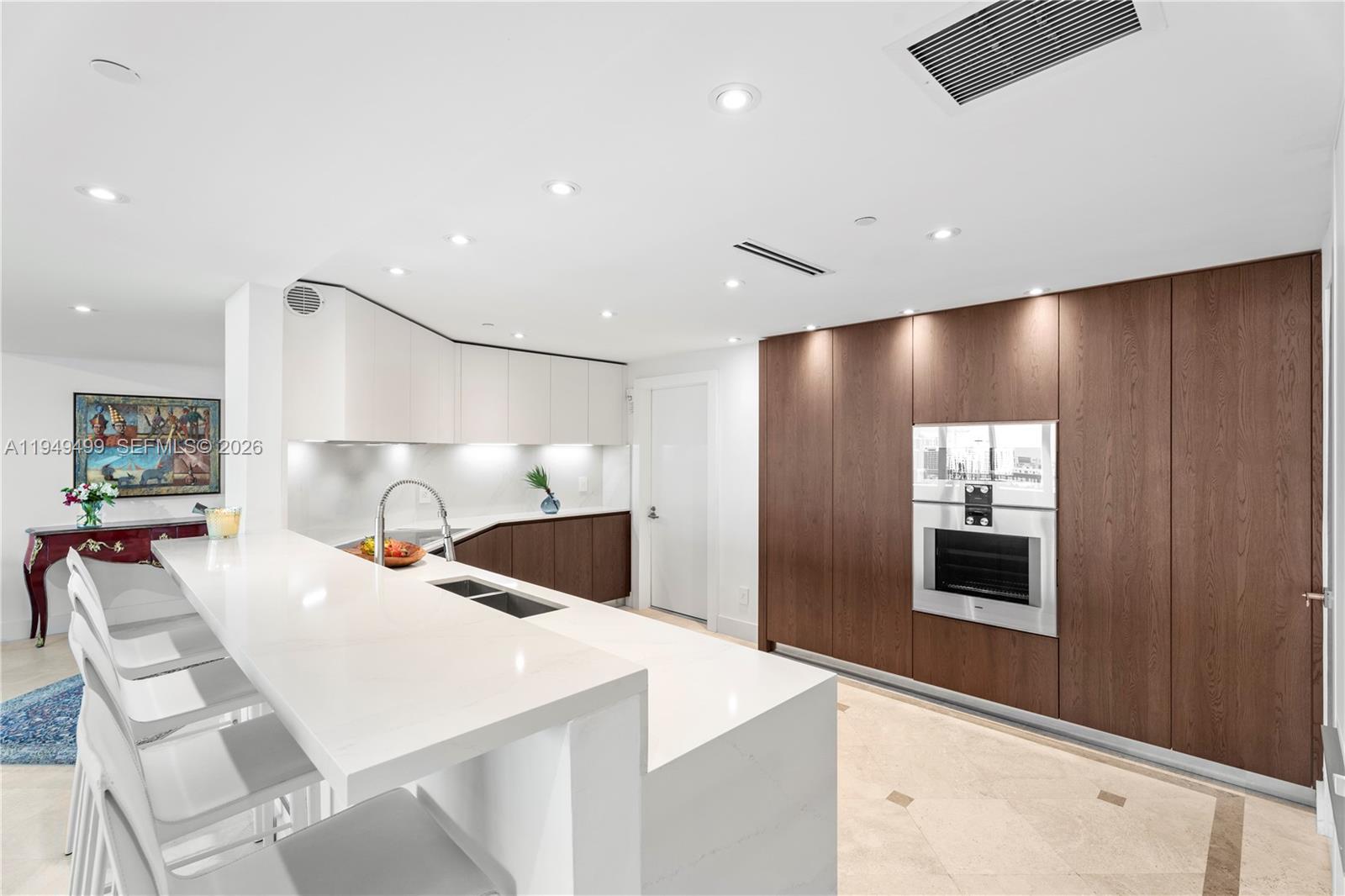 1643 Brickell Ave #2506 Miami, FL 33129