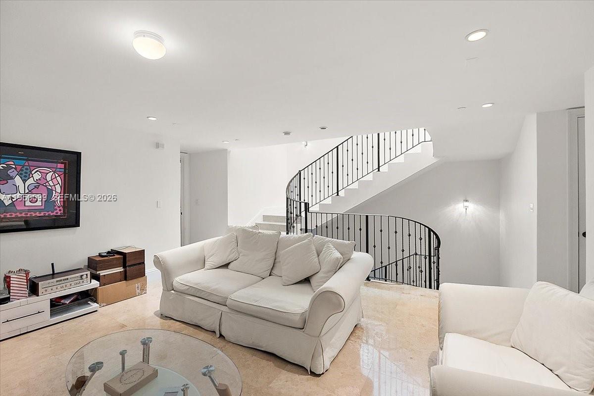 3471 Main Hwy #1240 Miami, FL 33133