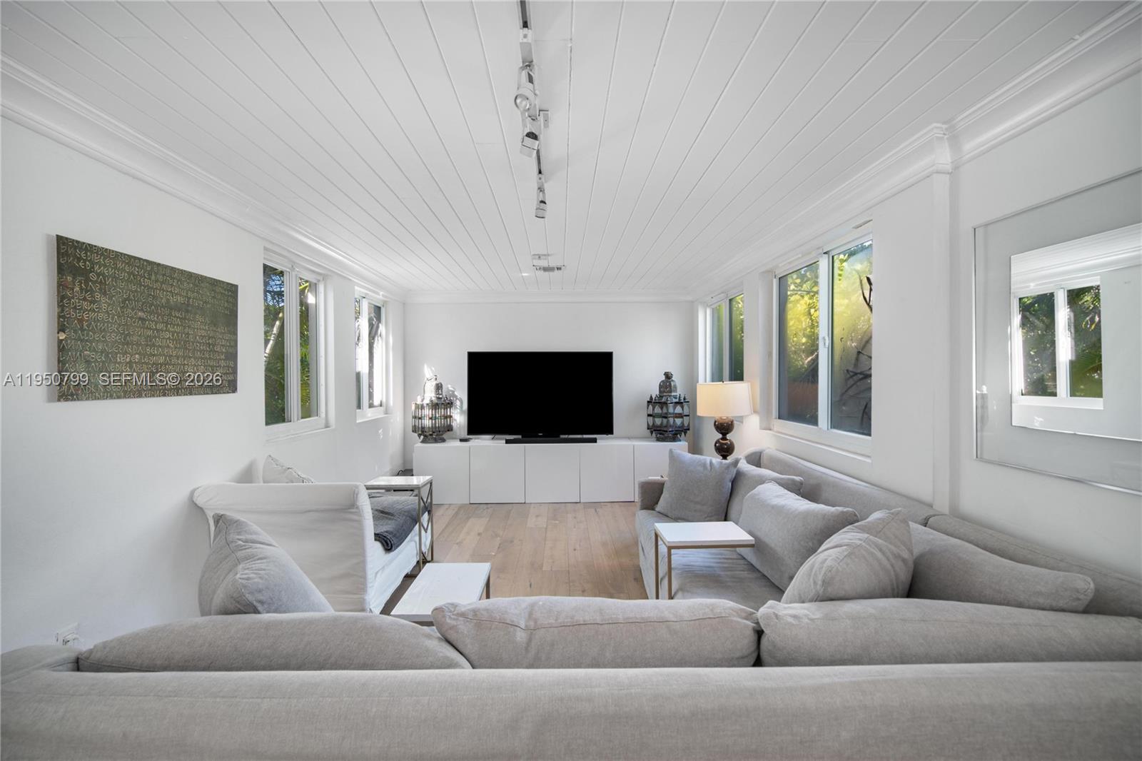 463 W 62nd St Miami Beach, FL 33140