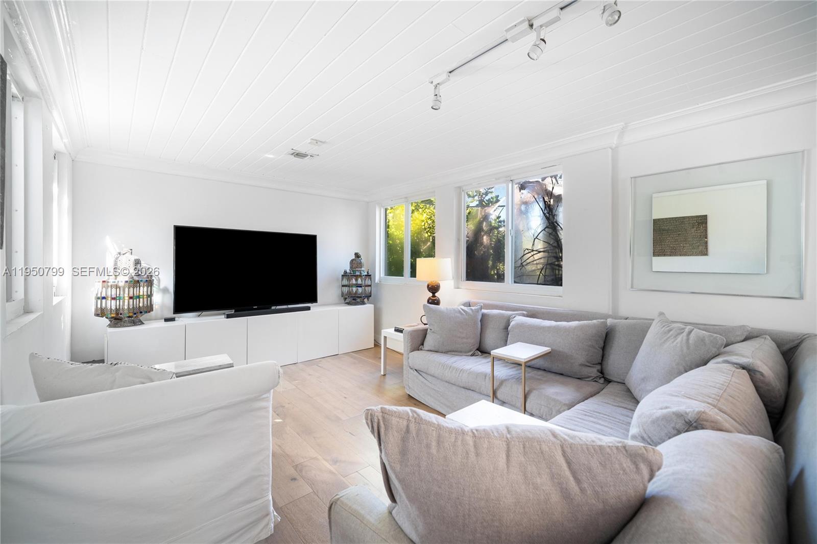 463 W 62nd St Miami Beach, FL 33140