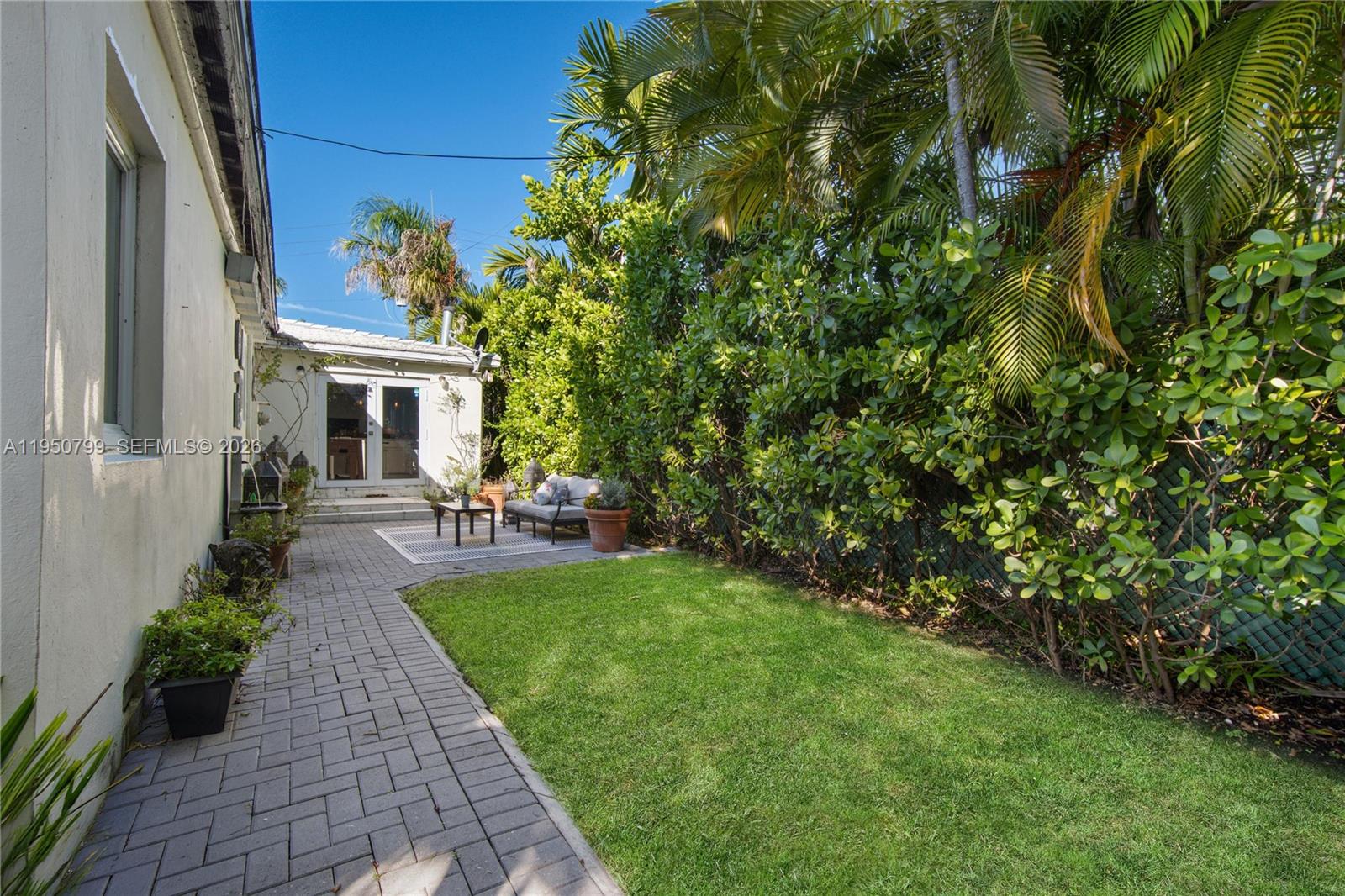 463 W 62nd St Miami Beach, FL 33140