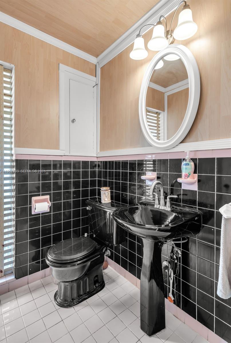 1230 Bird Rd Coral Gables, FL 33146