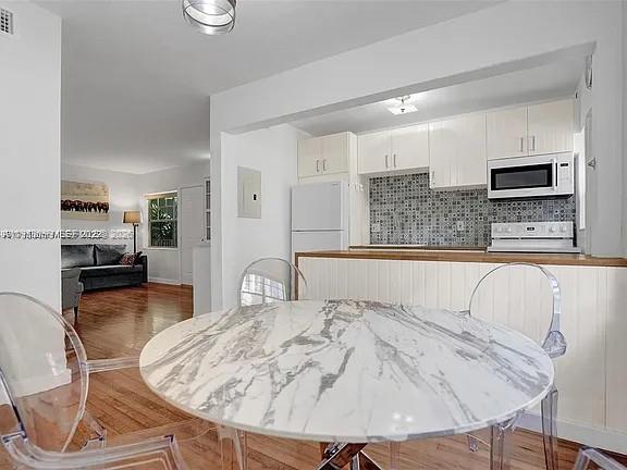 915 SE 8th St #106 Miami Beach, FL 33139