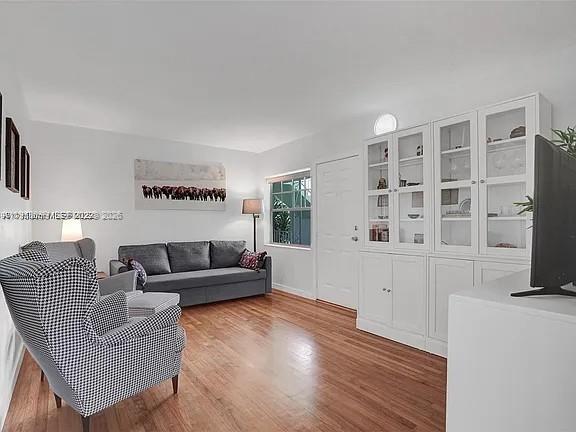 915 SE 8th St #106 Miami Beach, FL 33139