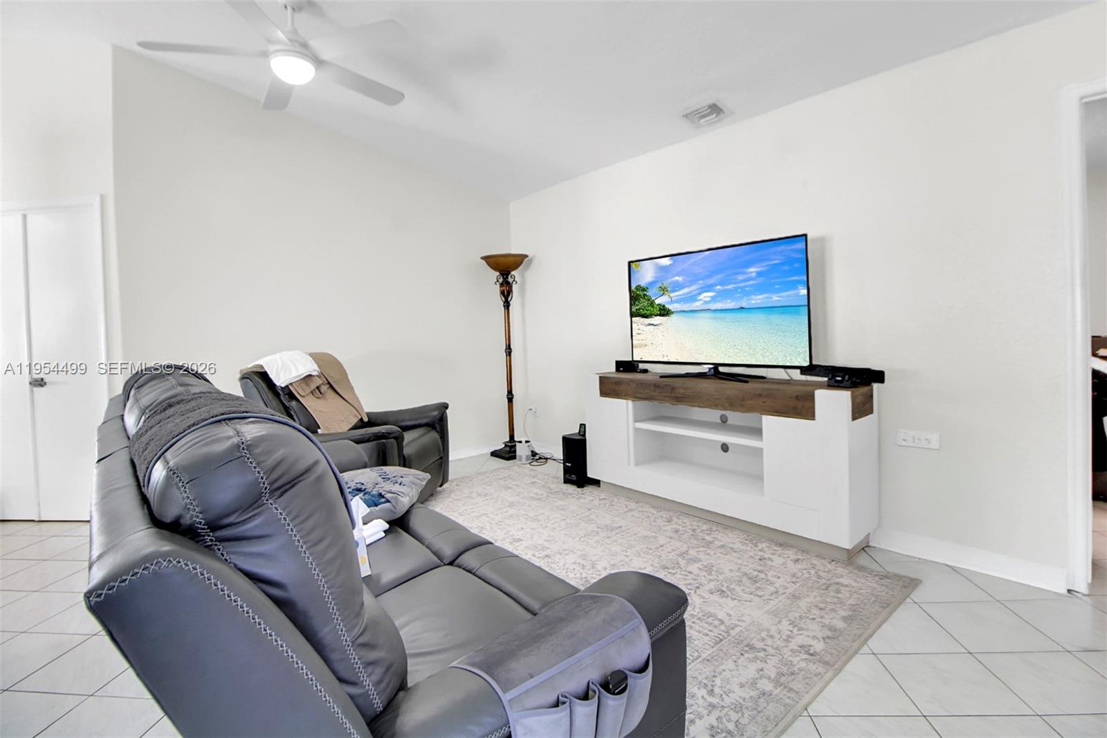 15113 NW 91st Ct Miami Lakes, FL 33018