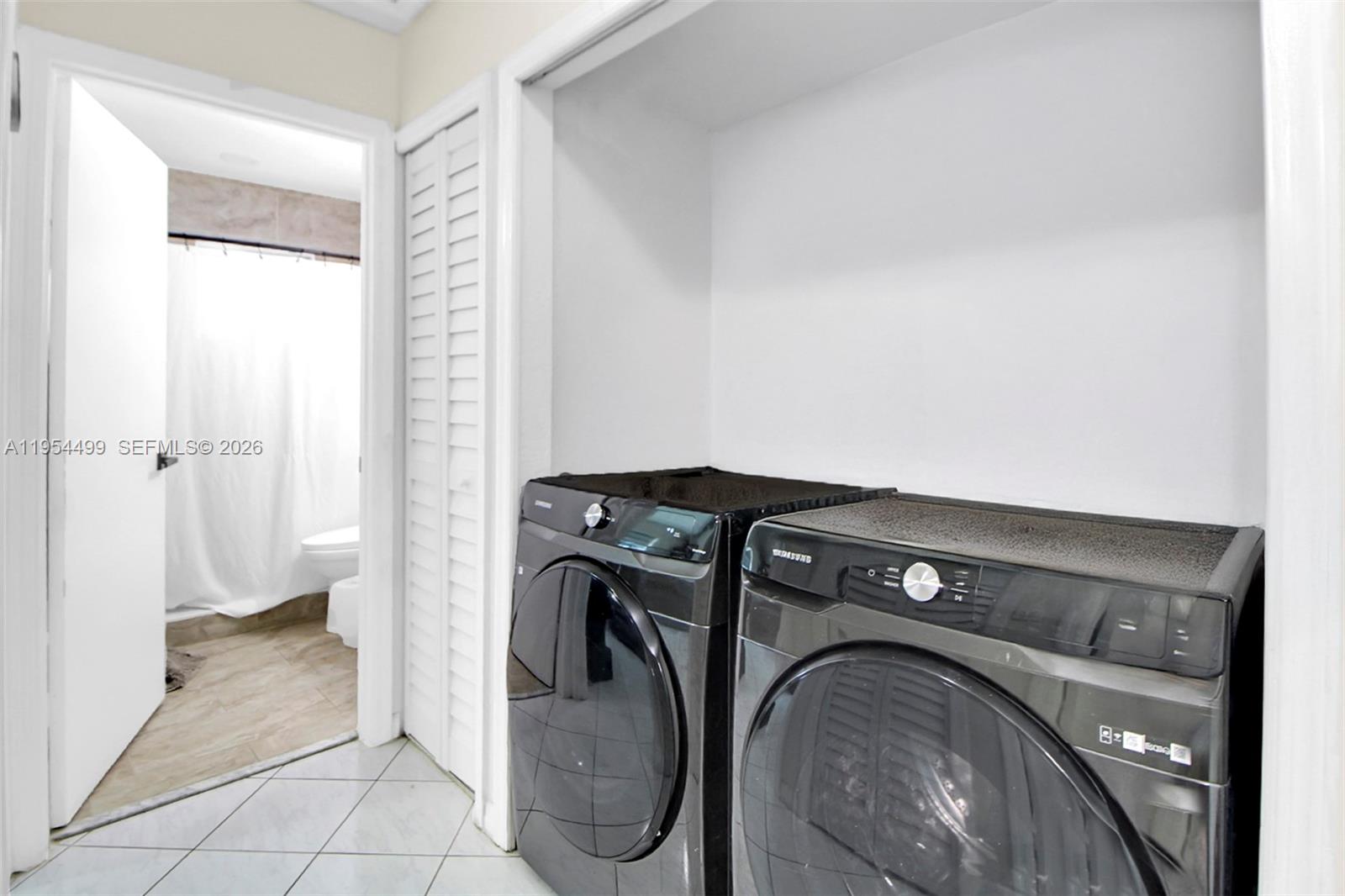 15113 NW 91st Ct Miami Lakes, FL 33018