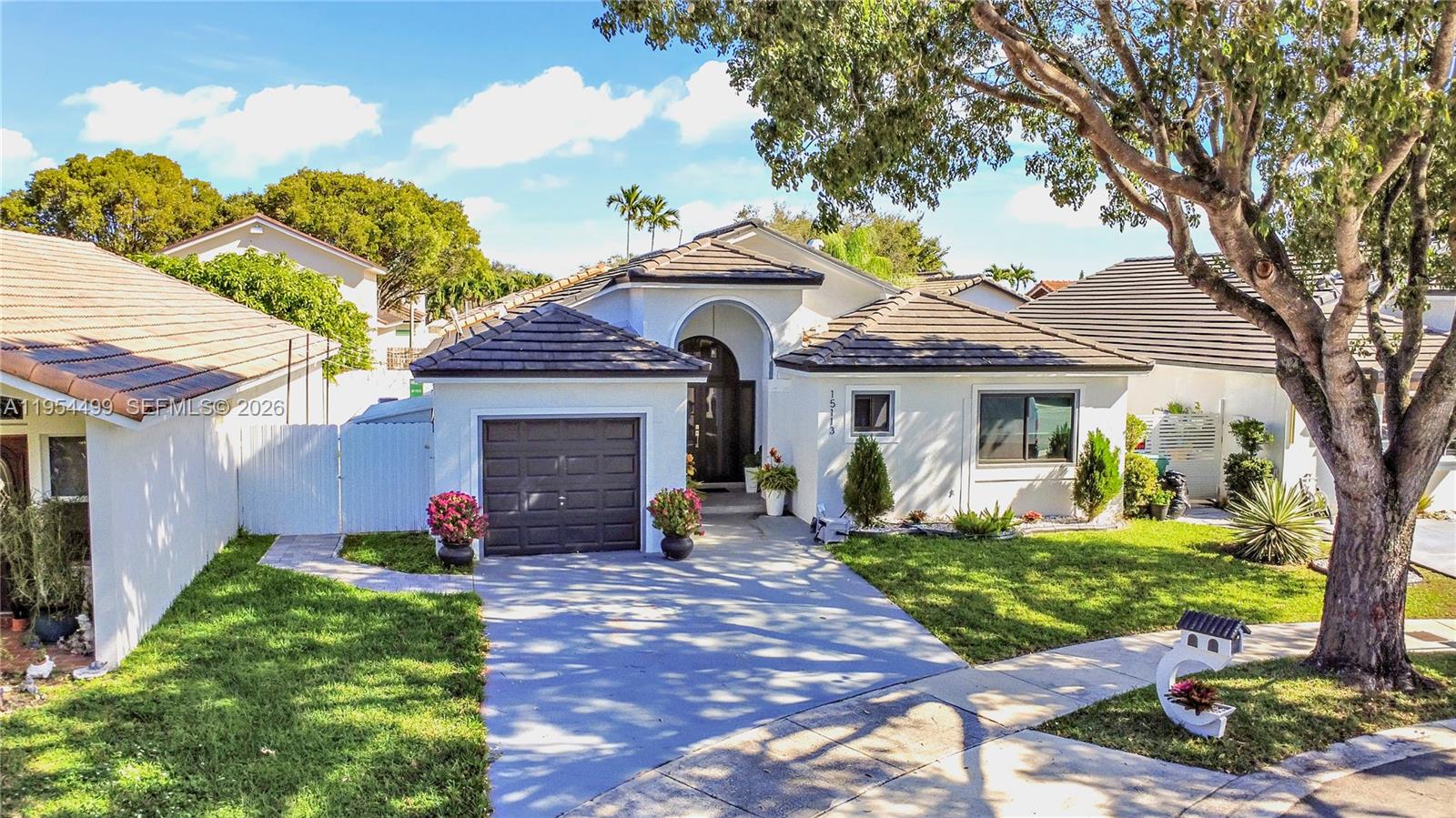 15113 NW 91st Ct Miami Lakes, FL 33018