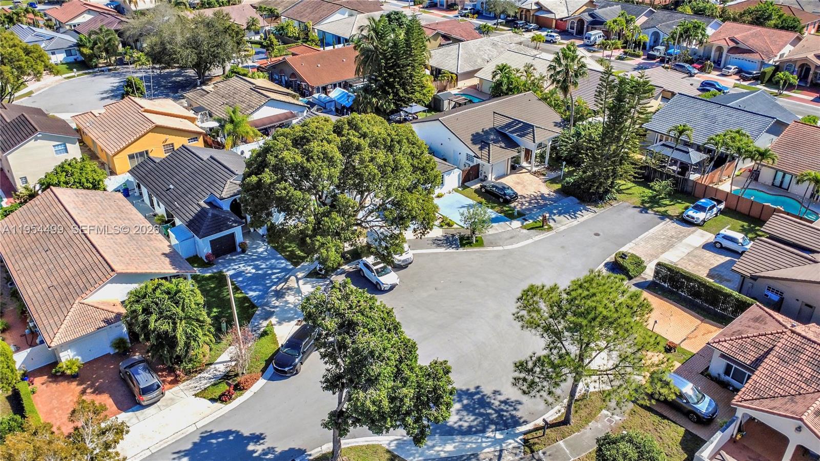 15113 NW 91st Ct Miami Lakes, FL 33018