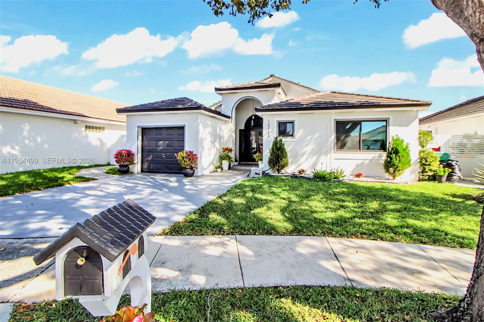 15113 NW 91st Ct Miami Lakes, FL 33018