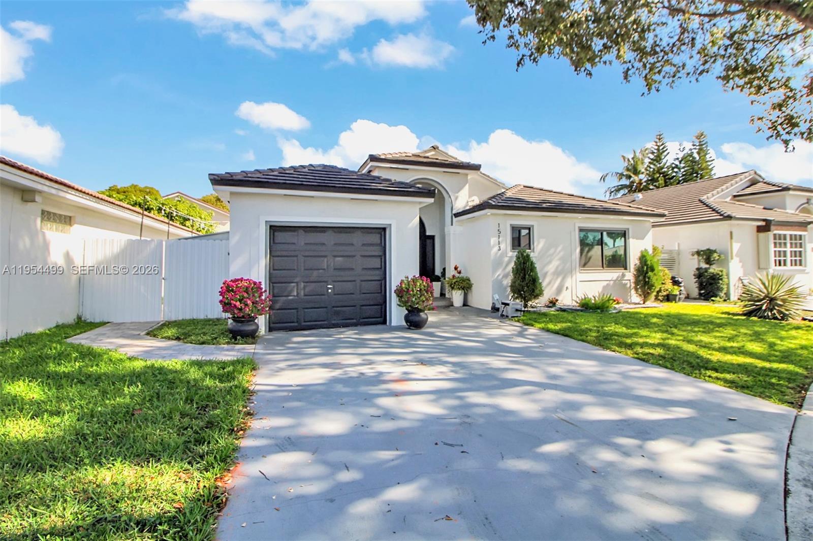 15113 NW 91st Ct Miami Lakes, FL 33018