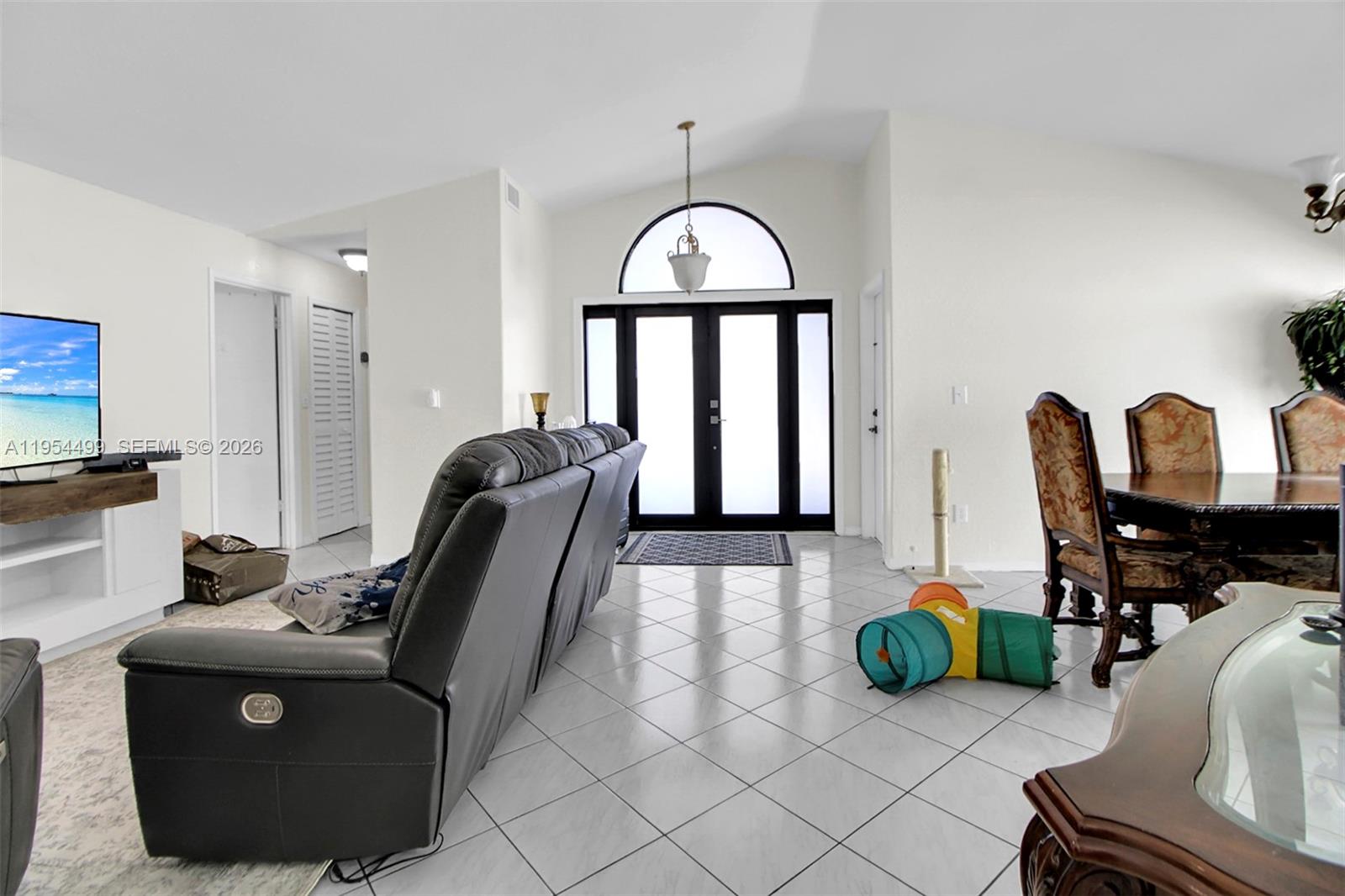 15113 NW 91st Ct Miami Lakes, FL 33018