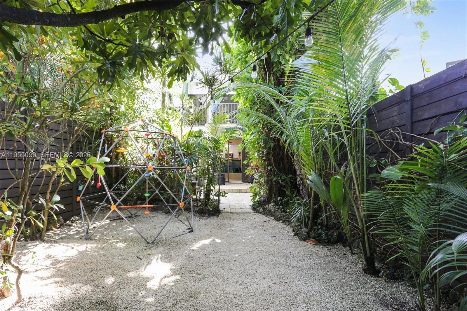 2593 Trapp Ave #3 Miami, FL 33133