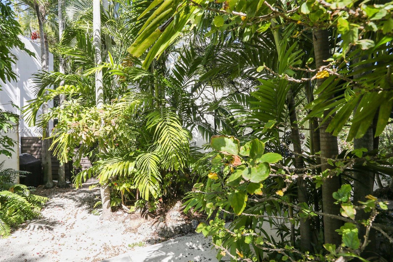 2593 Trapp Ave #3 Miami, FL 33133