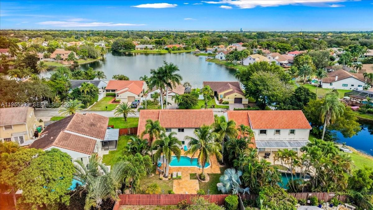 2560 Bass Way Cooper City, FL 33026