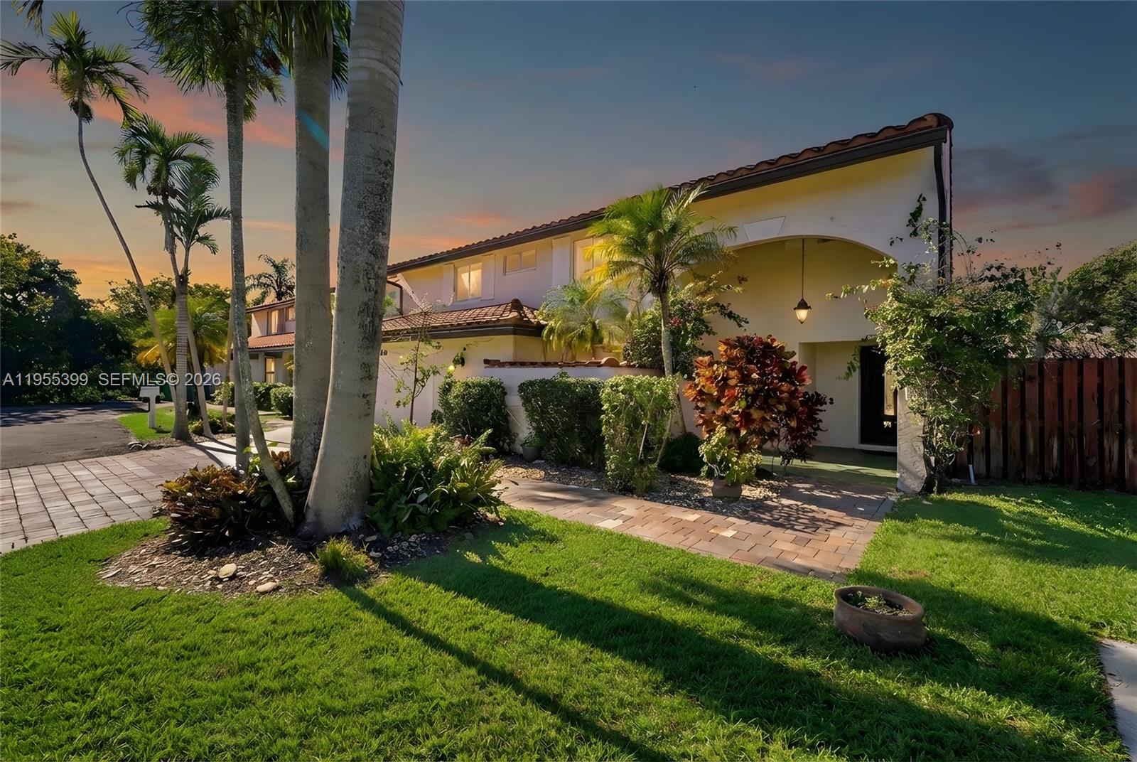 2560 Bass Way Cooper City, FL 33026