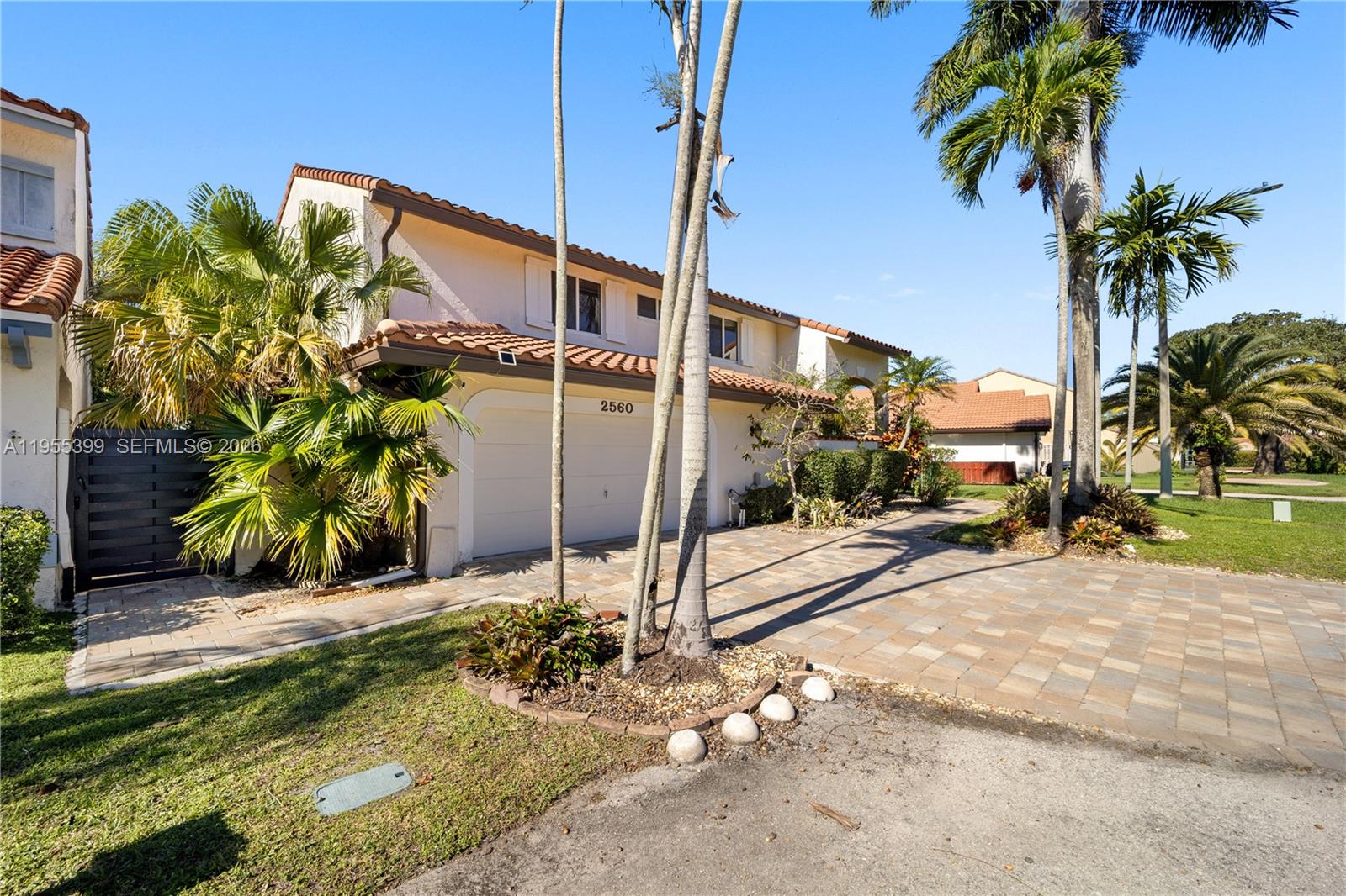 2560 Bass Way Cooper City, FL 33026