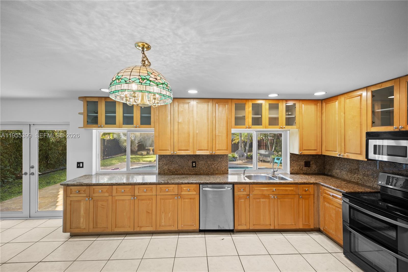 2560 Bass Way Cooper City, FL 33026