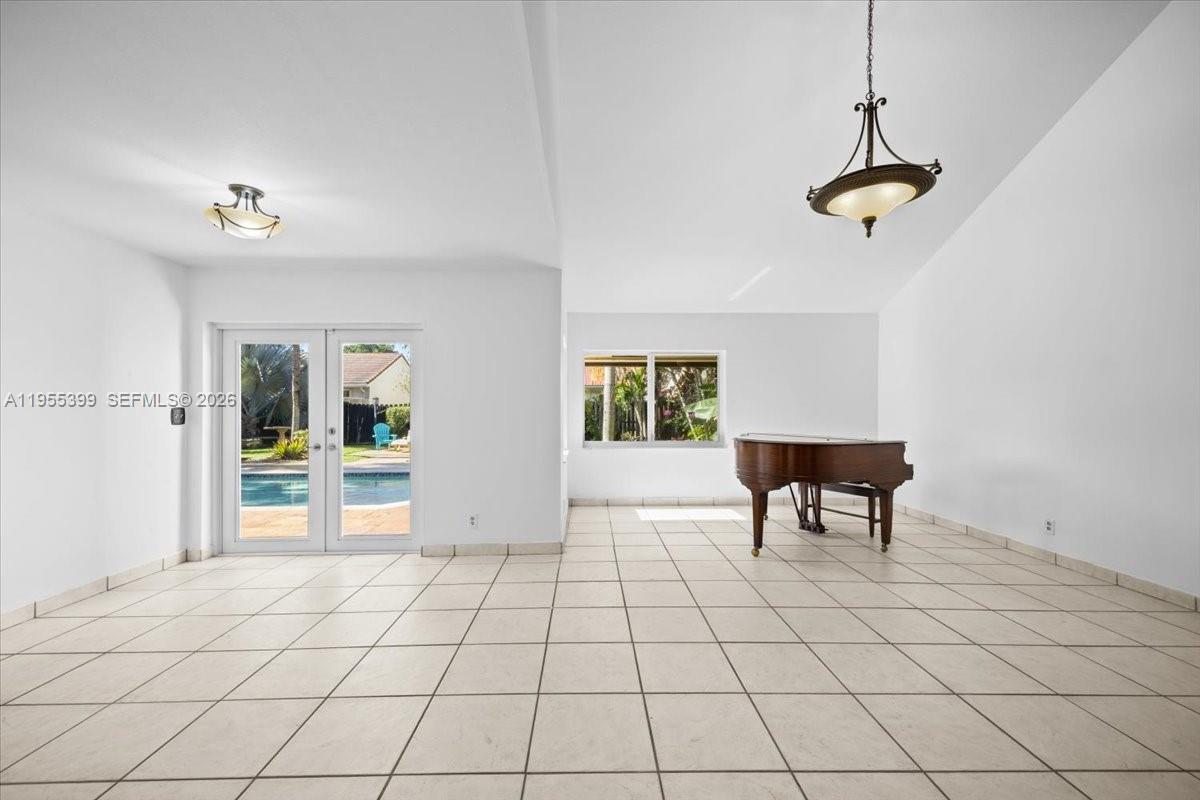 2560 Bass Way Cooper City, FL 33026