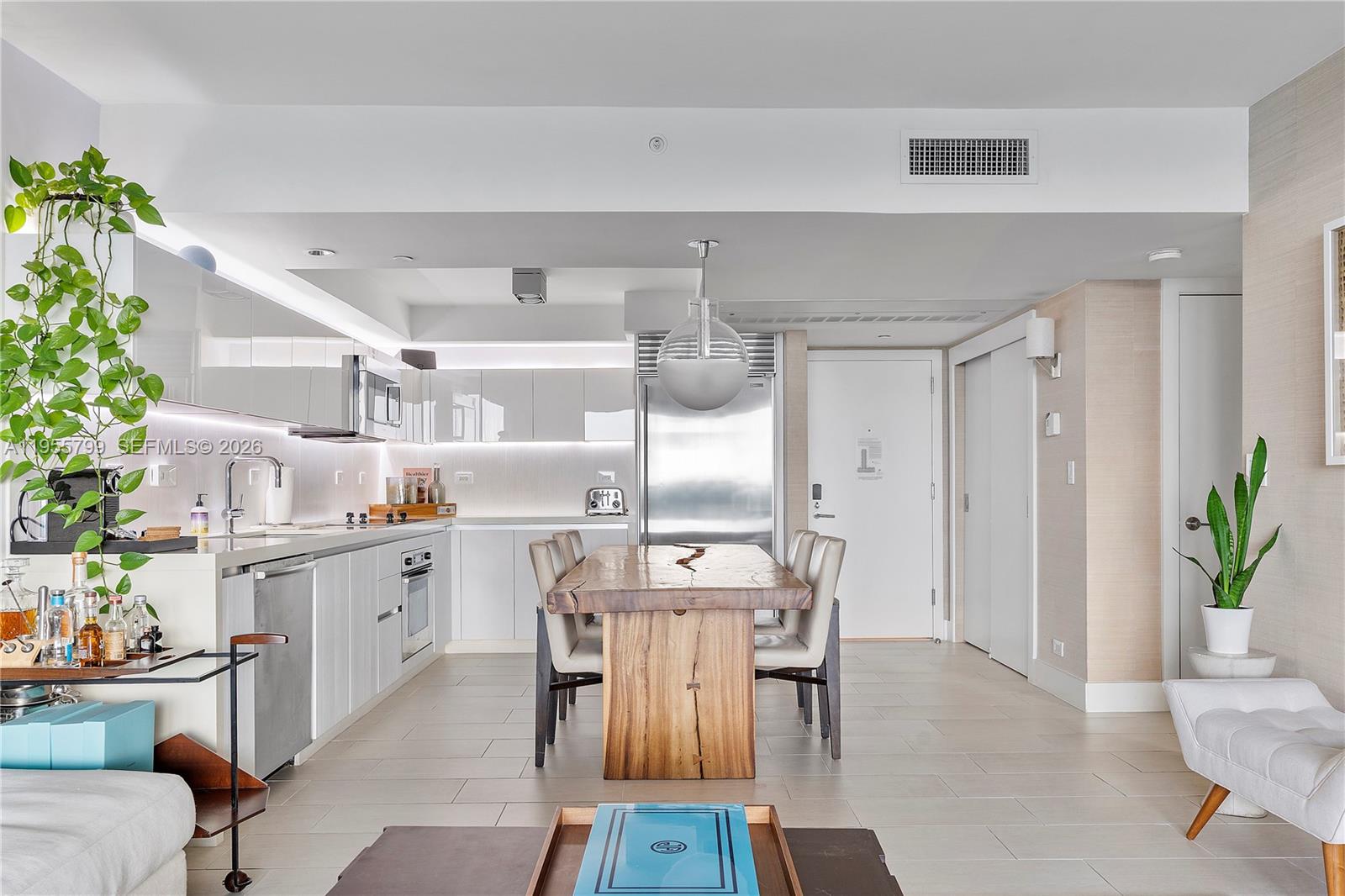 image 1 Hotel & Homes South Beach10